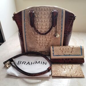 EUC Brahmin Large Duxbury in Sand Santana